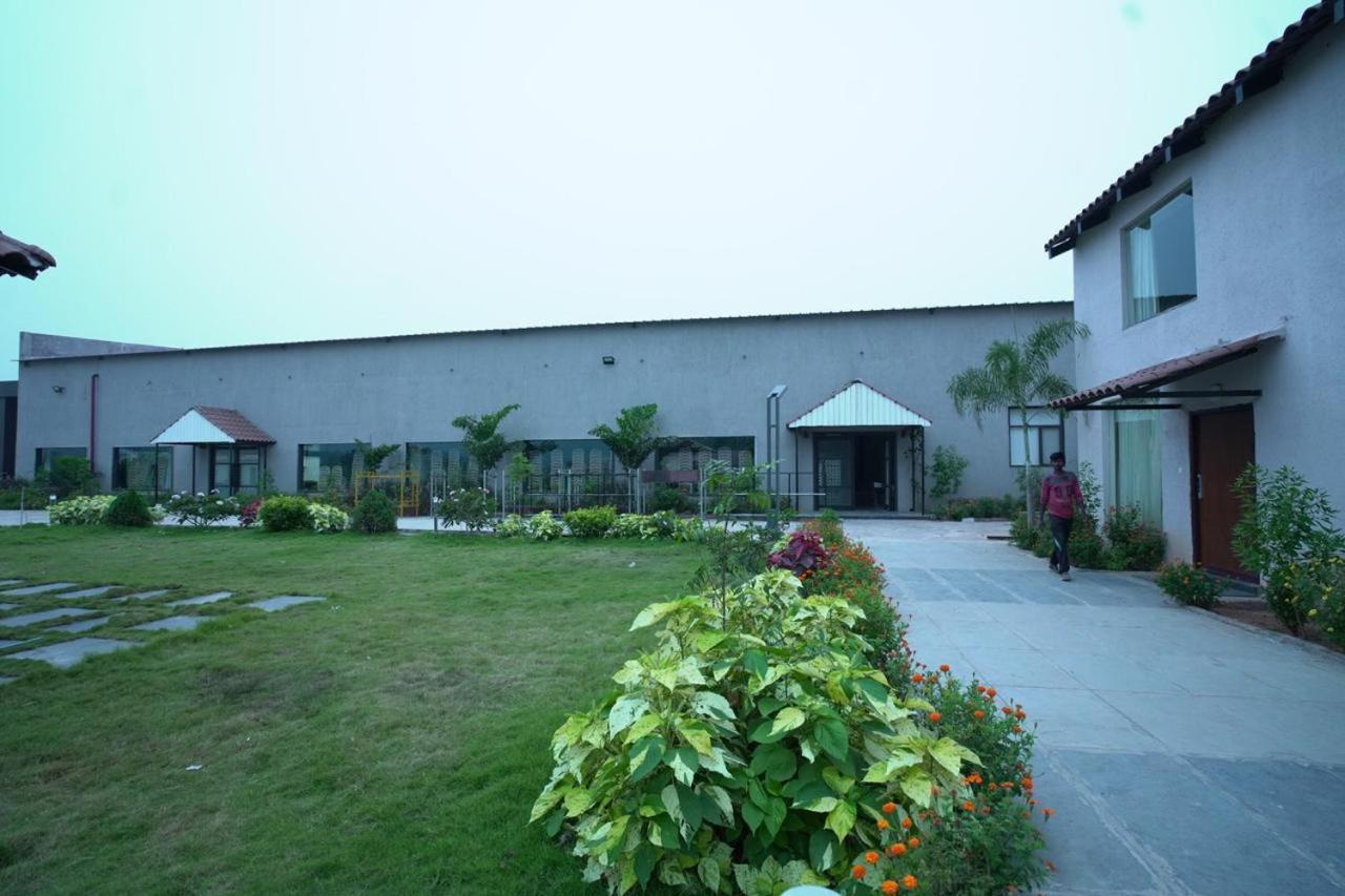 One Resorts & Convention Annavaram Ngoại thất bức ảnh